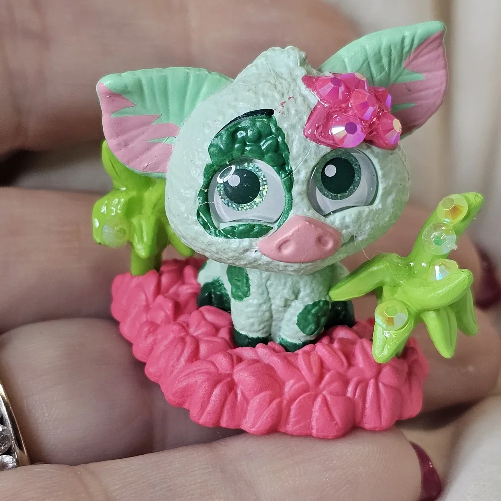BLINGED/BEDAZZELED Pua Moana In Full Bloom Disney Doorable CUSTOM SPARKLY